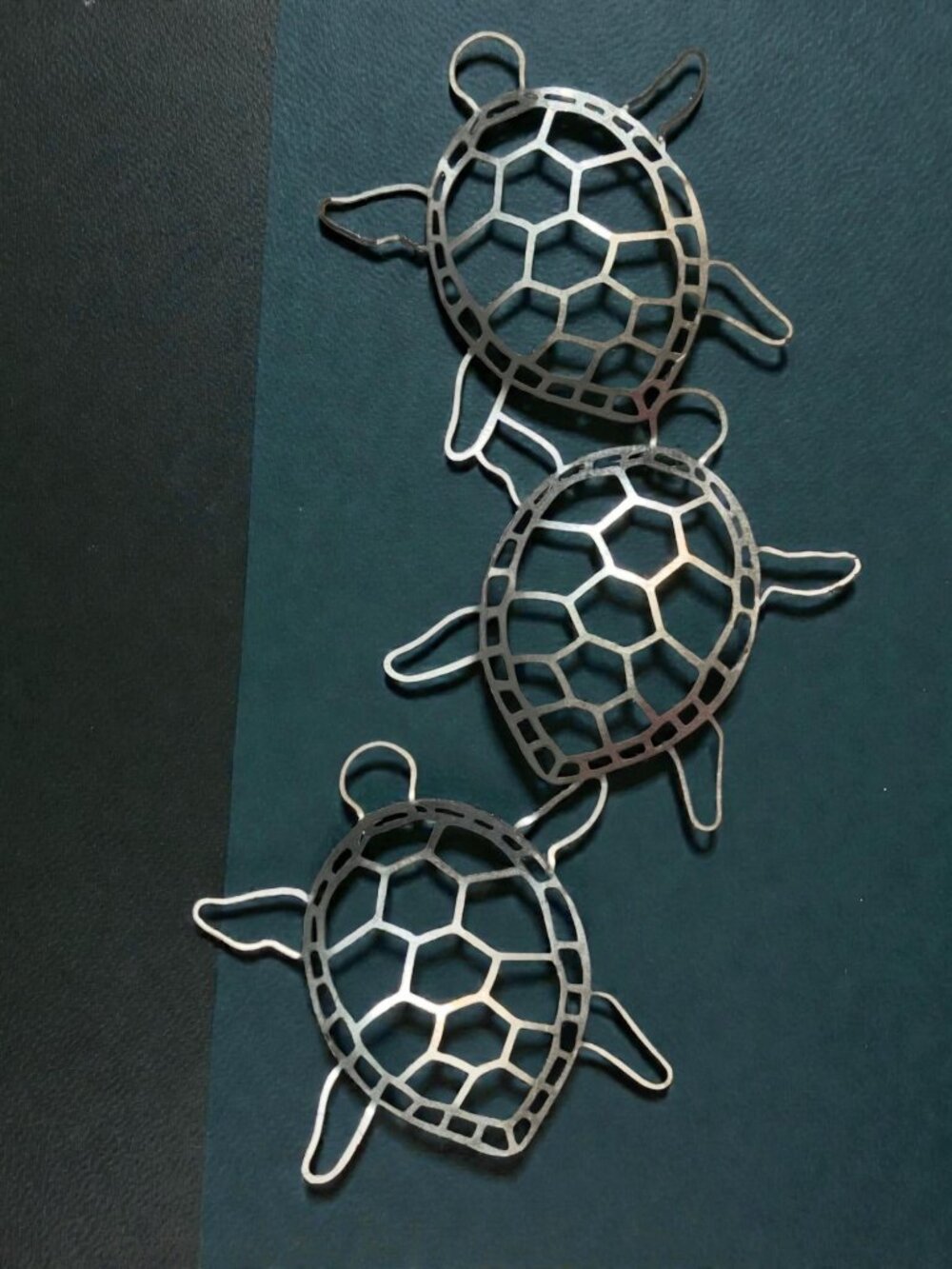 Gift Craft Handcrafted Gray Triple Sea Turtles Metal Wall Art Decor